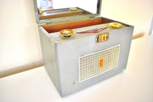 Load image into Gallery viewer, Star Frost Mid Century 1955 Philco Model D-665-126 Vacuum Tube AM Valise Lunch Box Radio!