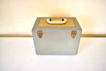 Load image into Gallery viewer, Star Frost Mid Century 1955 Philco Model D-665-126 Vacuum Tube AM Valise Lunch Box Radio!