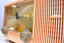 Charger l&#39;image dans la galerie, Begonia Pink 1959 Admiral Y3154 Vintage Atomic Age Vacuum Tube AM Radio Clock Sounds Looks Great!