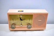 Charger l&#39;image dans la galerie, Begonia Pink 1959 Admiral Y3154 Vintage Atomic Age Vacuum Tube AM Radio Clock Sounds Looks Great!