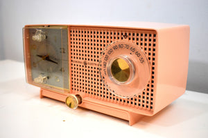 シフォン ピンク ヴィンテージ 1959 ゼネラル エレクトリック モデル C437A 真空管 AM 時計 ラジオ シュークリーム！