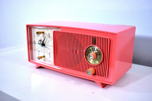 Coral Pink Mid Century Vintage 1958 Zenith Model E514V The Twilite AM Vacuum Tube Clock Radio Works Great Excellent Condition!