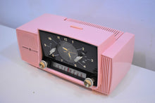 画像をギャラリービューアに読み込む, プリンセス ピンク ミッドセンチュリー 1959 ゼネラル エレクトリック モデル 915 真空管 AM クロック ラジオ ビューティ サウンド ファンタスティック!