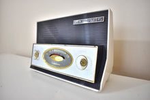Charger l&#39;image dans la galerie, Bluetooth Ready To Go - Charcoal and White 1962 RCA Victor Model 1-RA-61 AM Vacuum Tube Radio Sleek Upright Works Great!