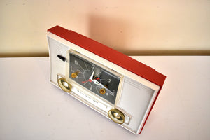 Cardinal Red and White 1962 RCA Victor Model 1-RD-53 AM Vacuum Tube Clock Radio Sleek!