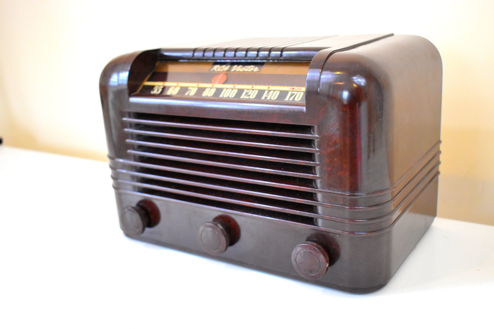 素晴らしいブラウン ベークライト 1940 RCA Victor モデル 15X 真空管 AM ラジオ ラジカセ!