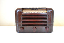 Load image into Gallery viewer, Magnificent Brown Bakelite 1940 RCA Victor Model 15X Vacuum Tube AM Radio Boom Box!