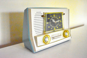 Turquoise and White Vintage 1957 RCA 1-RD-65 AM Vacuum Tube Radio Works Great Excellent Condition Sounds Fantastic!