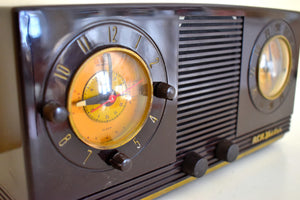 Chocolate Brown Beauty Vintage 1952 RCA Victor 2-C-521 Clock Radio Vacuum Tube AM Clock Radio Solid Player Understated Elegance!