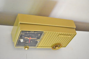 Dijon Beige Goldenrod Vintage 1962 RCA Victor Model 3RD 37 Vacuum Tube AM Clock Radio Great Performer Sweet Looks!