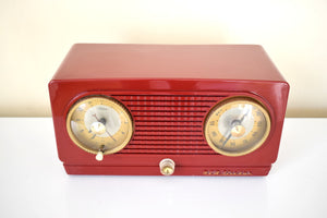 キャンディアップルレッド 1954 RCA Victor Model 4-C-534 AM 真空管ラジオのサウンドは素晴らしいです。非常に良い状態！