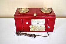 Charger l&#39;image dans la galerie, Candy Apple Red 1954 RCA Victor Model 4-C-534 AM Vacuum Tube Radio Sounds Great! Excellent Condition!