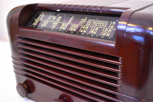 Magnificent Brown Bakelite 1946 RCA Victor Model 56X10 Vacuum Tube AM Shortwave Radio Boom Box!
