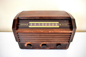 Artisan Handcrafted Wood 1945 RCA Victor Model 56X3 Vacuum Tube AM Radio Solid Construction and Sounds Great!