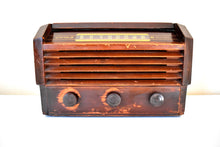 Charger l&#39;image dans la galerie, Artisan Handcrafted Wood 1945 RCA Victor Model 56X3 Vacuum Tube AM Radio Solid Construction and Sounds Great!
