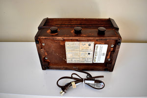 Artisan Handcrafted Wood 1945 RCA Victor Model 56X3 Vacuum Tube AM Radio Solid Construction and Sounds Great!