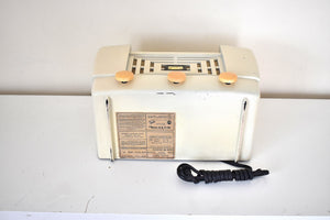 Carrara Ivory Bakelite 1947 RCA Victor Model 66X12 Vacuum Tube AM Radio Sounds Great! Loud and Clear Sounding!