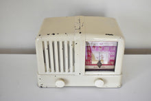 Load image into Gallery viewer, Antique Ivory Bakelite 1942 RCA Victor Model 6X2 Vacuum Tube AM Radio Sounds Great!