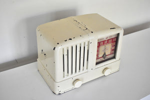 アンティーク アイボリー ベークライト 1942 RCA Victor Model 6X2 真空管 AM ラジオのサウンドは素晴らしいです。