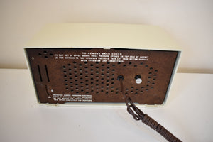 ラスターアイボリー 1955 RCA Victor Model 7-C-6N クロックラジオ 作業性と体調に優れています。