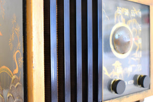 Oriental Theme Painted Black Bakelite 1946 RCA Victor Model 75X15 Vacuum Tube AM Radio Sounds Great! Looks Spectacular!