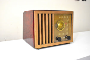 Chestnut Wood Grain Finished 1947 RCA Victor Model 75X11 AM Brown Bakelite Vacuum Tube Radio Classic and Classy! Great Sounding!