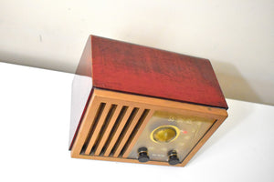 Chestnut Wood Grain Finished 1947 RCA Victor Model 75X11 AM Brown Bakelite Vacuum Tube Radio Classic and Classy! Great Sounding!