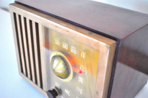 Chestnut Wood Grain Finished 1947 RCA Victor Model 75X11 AM Brown Bakelite Vacuum Tube Radio Classic and Classy! Great Sounding!