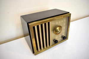 Regis Gold Brown Bakelite 1947 RCA Victor Model 75X15 AM 真空管ラジオのサウンドは素晴らしいです。非常に良い状態！