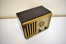 Load image into Gallery viewer, Regis Gold Brown Bakelite 1947 RCA Victor Model 75X15 AM Vacuum Tube Radio Sounds Great! Excellent Condition!