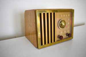Tiger Stripe Maple Bakelite 1947 RCA Victor Model 75X16 Vacuum Tube AM Radio Sounds Great! Looks Spectacular!
