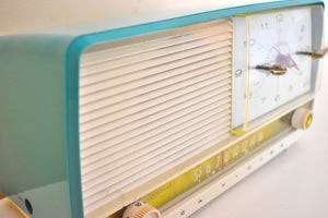 Monterey Turquoise and White 1956 RCA Victor 8-C-7 Vintage Tube AM Clock Radio Real Looker!