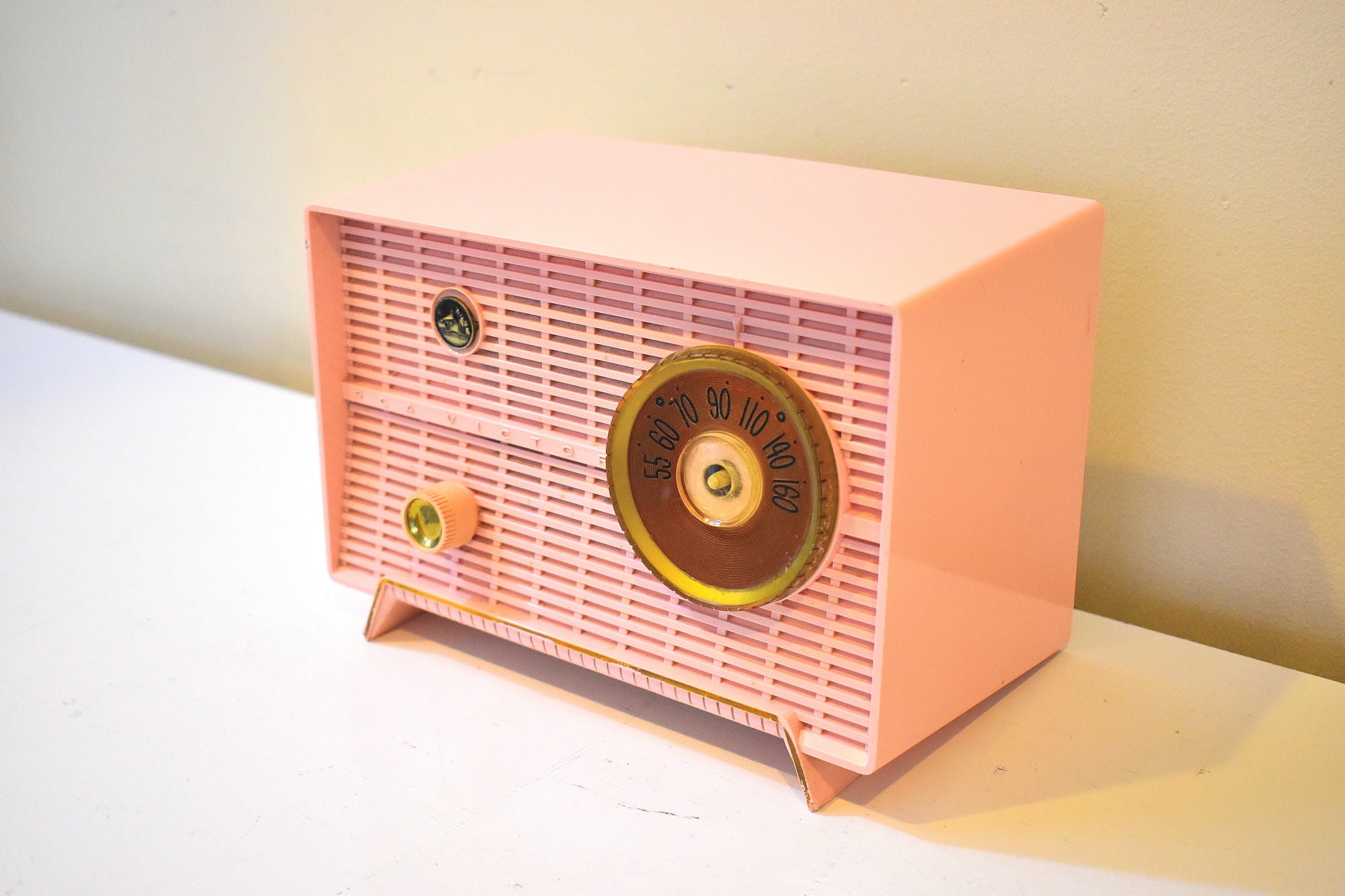 Bluetooth Ready To Go - Precious Pink 1957 RCA Model 8-X-5F 