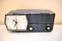 Load image into Gallery viewer, Moderno Grigio RCA Victor 8-C-6J Clock Radio 1959 Vacuum Tube AM Clock Radio Sounds Great! Looks Sleek!