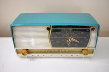 Charger l&#39;image dans la galerie, Turquoise and White 1956 RCA Victor 9-C-7LE Tube AM Clock Radio Works Great Excellent Condition!!