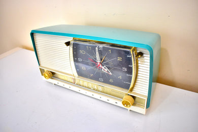 Turquoise and White 1956 RCA Victor 9-C-7LE Tube AM Clock Radio Works Great Excellent Condition!!