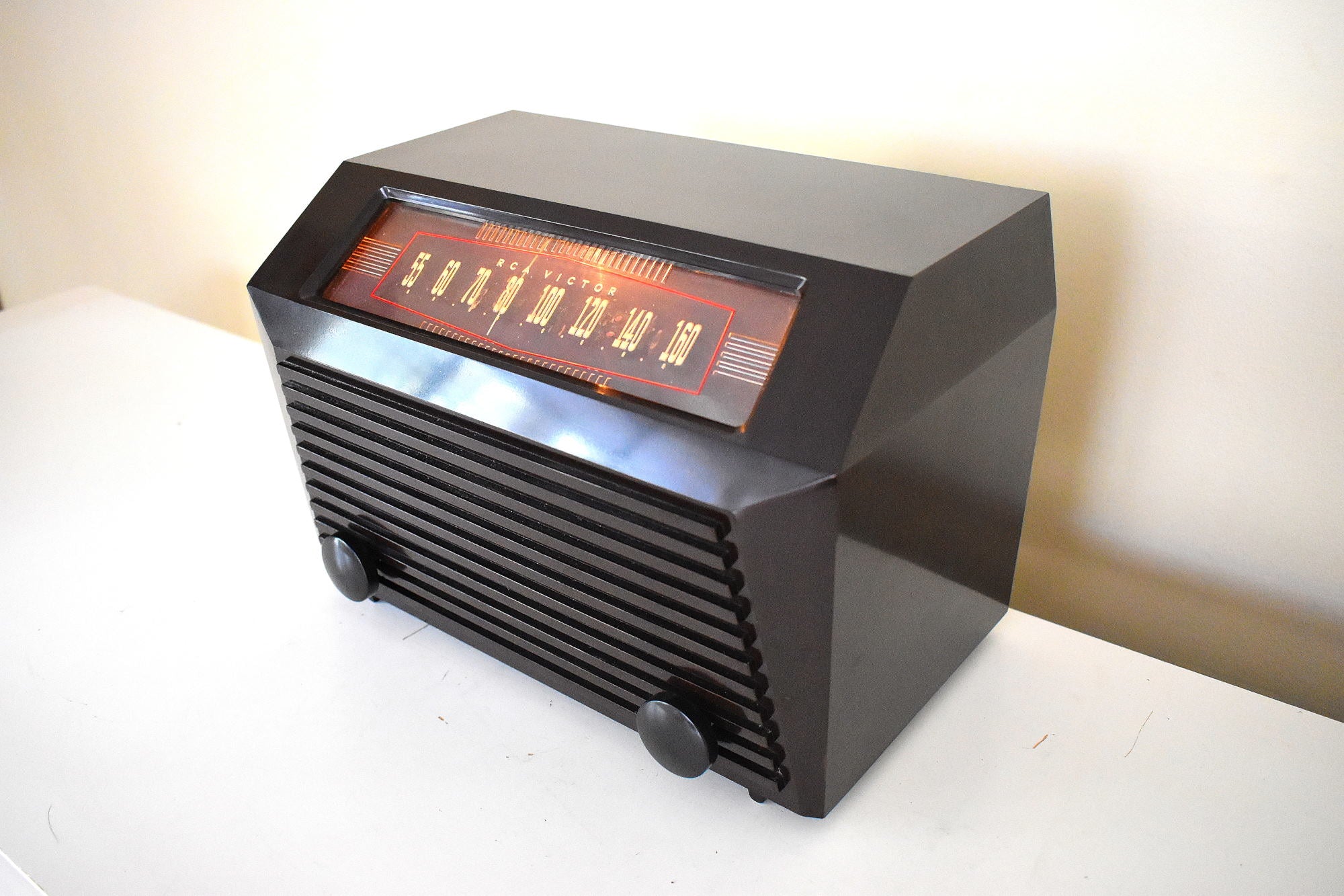 Bluetooth Ready To Go - Edgy Looking Brown Bakelite 1949 RCA Victor Model 9-X-641 Vacuum Tube AM Radio Looks Great! Sounds Wonderful!