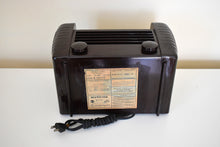 Load image into Gallery viewer, Magnificent Brown Bakelite 1946 RCA Victor Model 65X1 Vacuum Tube AM Radio Near Mint Condition Loud and Clear!