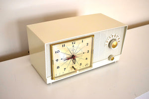 Bluetooth Ready To Go - Linen White Vintage 1956 RCA Victor Model 6-C-5 Vacuum Tube AM Clock Radio Near Mint Condition!