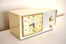 Charger l&#39;image dans la galerie, Bluetooth Ready To Go - Linen White Vintage 1956 RCA Victor Model 6-C-5 Vacuum Tube AM Clock Radio Near Mint Condition!