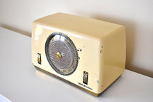 Load image into Gallery viewer, Ivory Bakelite 1948 RCA Victor Model 8X682 Vacuum Tube AM Shortwave Radio Loud Clear Solid Built!