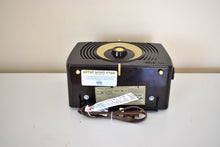 Load image into Gallery viewer, Wenge Brown Bakelite 1951 RCA Victor Model X-551 Vacuum Tube Radio Looks and Sounds Great!