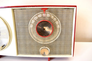 Bluetooth 準備完了 - コルベット 赤と白 1959 ゼネラル エレクトリック GE 真空管 AM クロック ラジオ サウンドも見た目も素晴らしい。