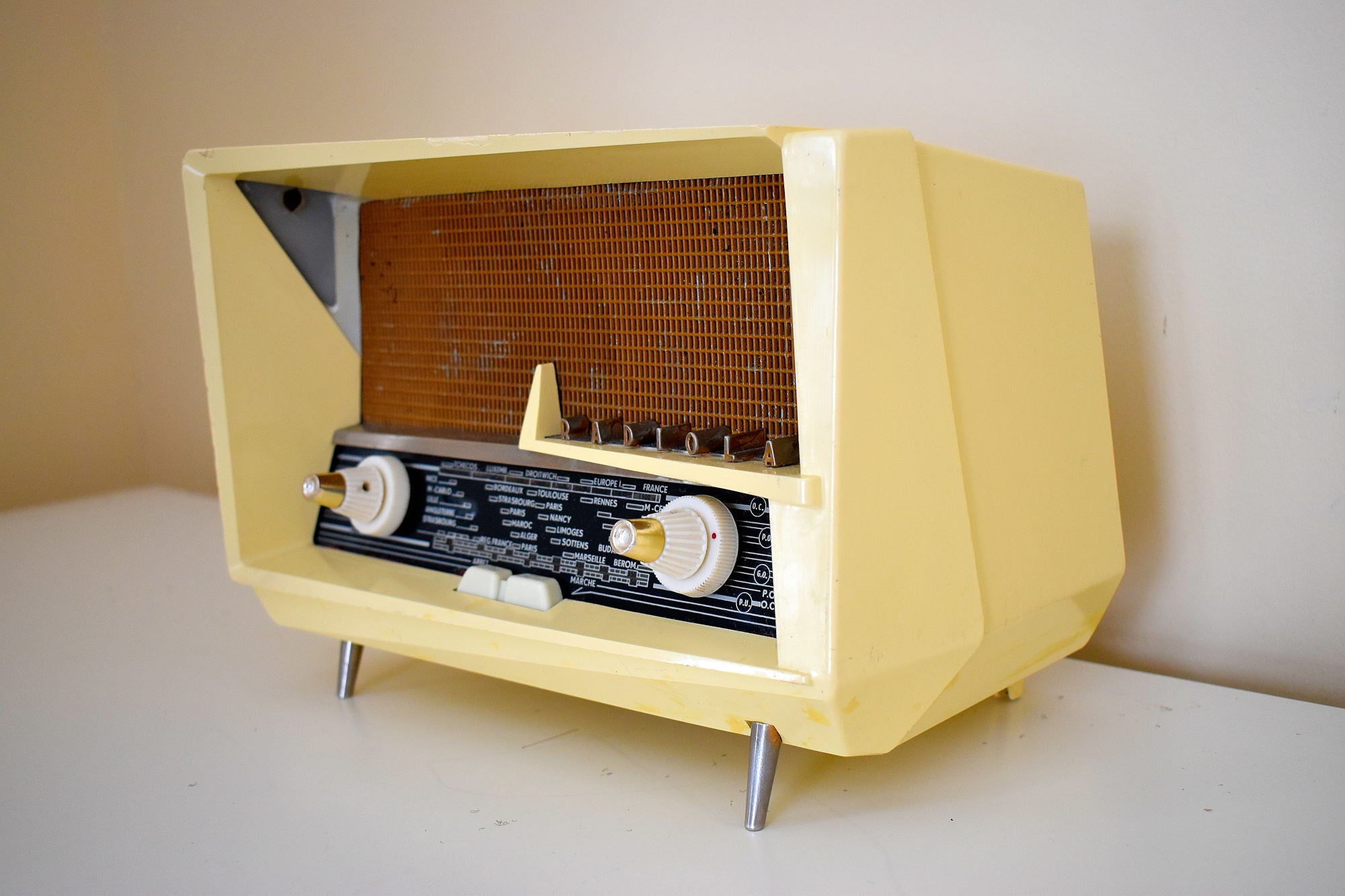 Renown Architect Le Corbusier Designed 1958 Radiola Model 248-A Bakeli ...