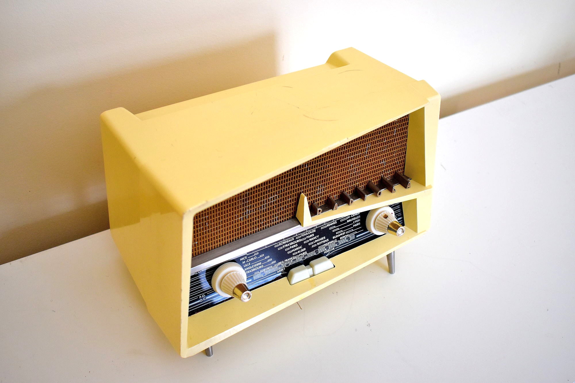 Renown Architect Le Corbusier Designed 1958 Radiola Model 248-A Bakeli ...