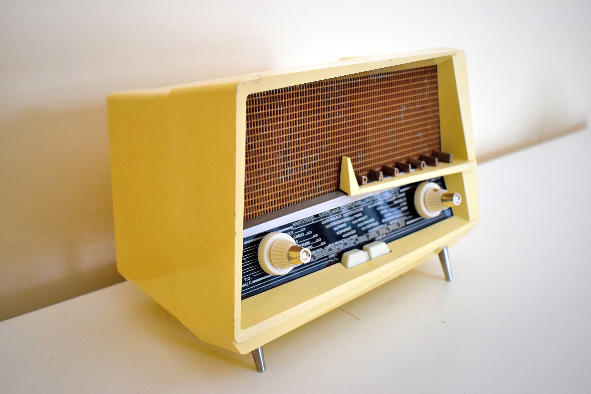 Renown Architect Le Corbusier Designed 1958 Radiola Model 248-A Bakeli ...