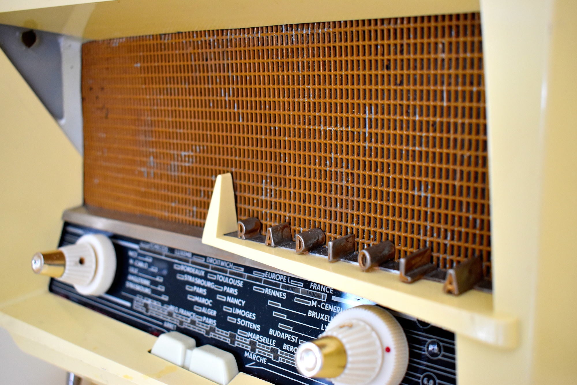 Renown Architect Le Corbusier Designed 1958 Radiola Model 248-A Bakeli ...