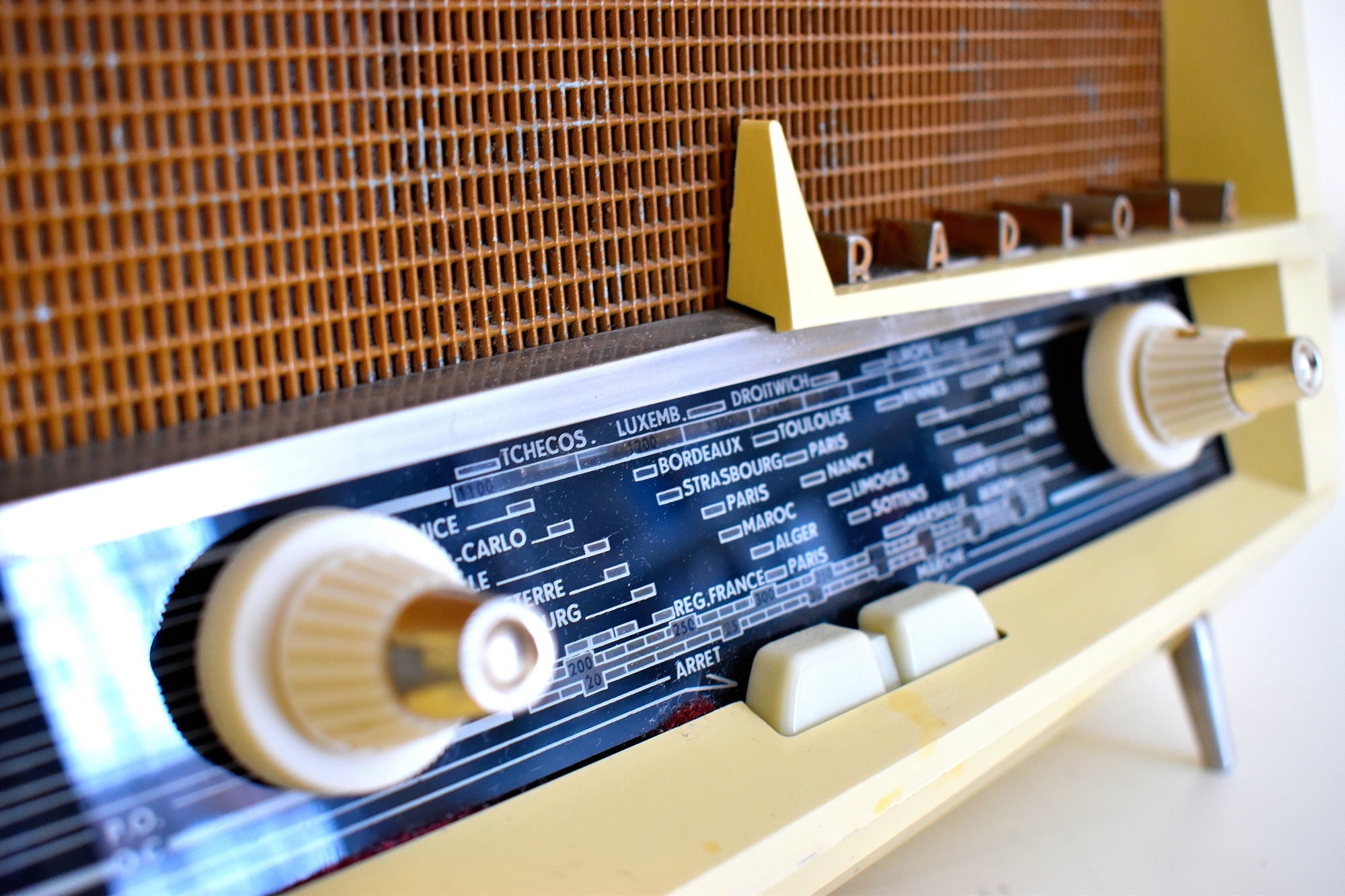 Renown Architect Le Corbusier Designed 1958 Radiola Model 248-A Bakeli ...