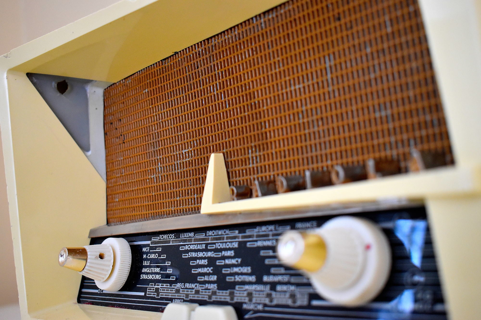 Renown Architect Le Corbusier Designed 1958 Radiola Model 248-A Bakeli ...