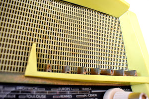 Le Corbusier Citron et Citron Vert 1958 Radiola Model RA248-A AM Shortwave Vacuum Tube Radio